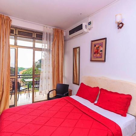 Frontiers Hotel Ентеббе Екстер'єр фото