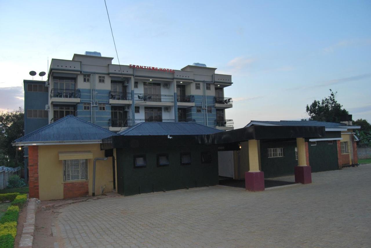 Frontiers Hotel Ентеббе Екстер'єр фото