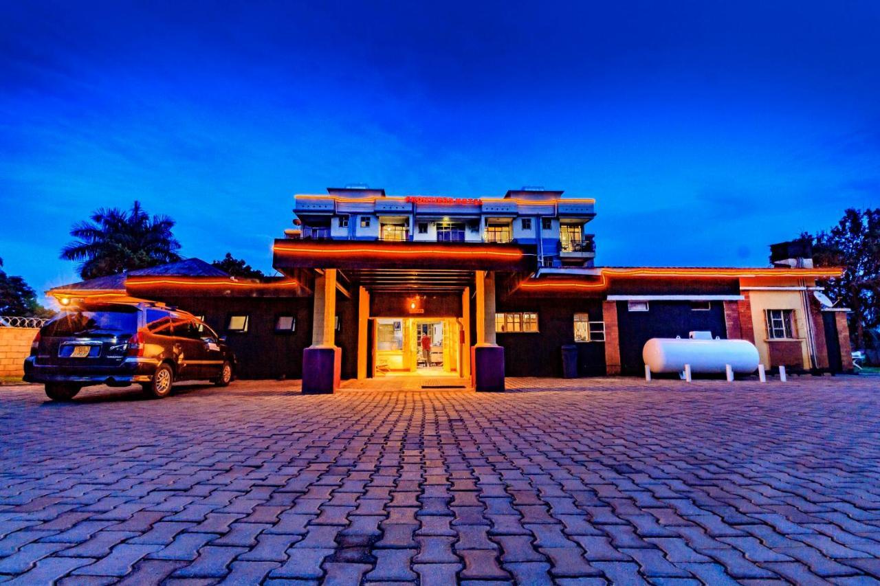 Frontiers Hotel Ентеббе Екстер'єр фото