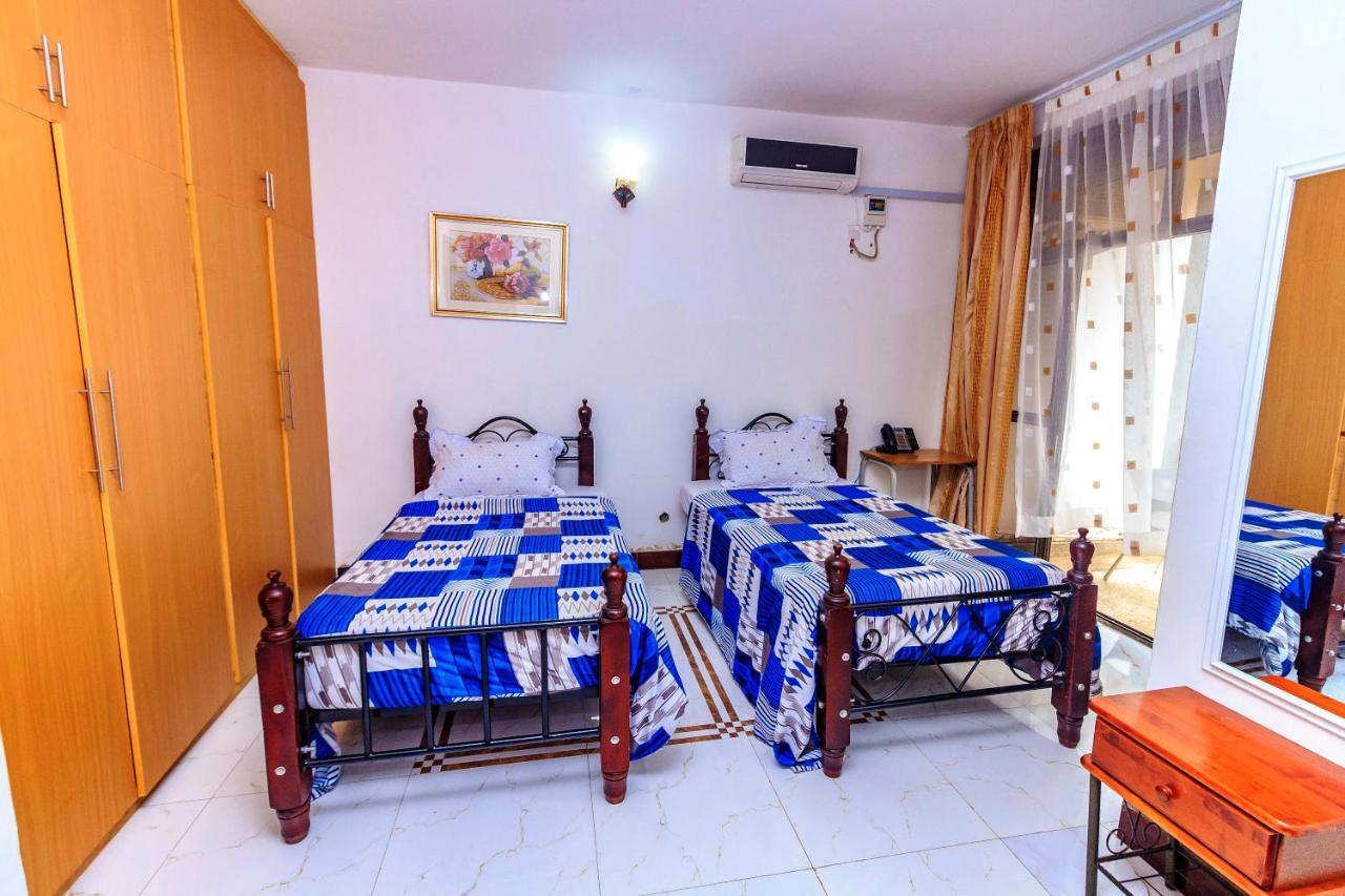 Frontiers Hotel Ентеббе Екстер'єр фото
