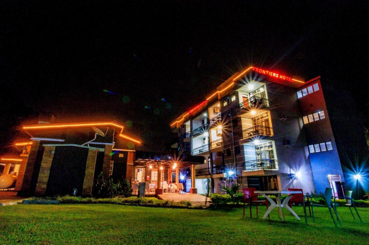 Frontiers Hotel Ентеббе Екстер'єр фото